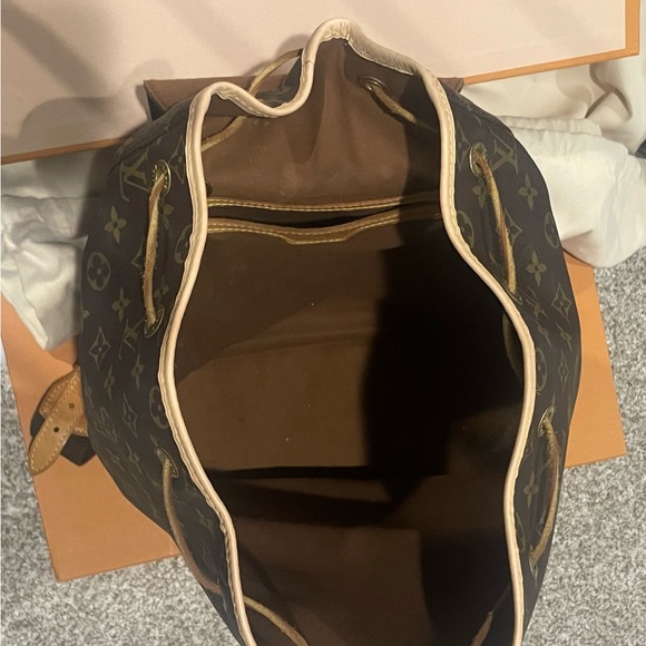 100% Authentic Louis Vuitton Monogram Montsouris GM backpack. - Picture 9 of 13